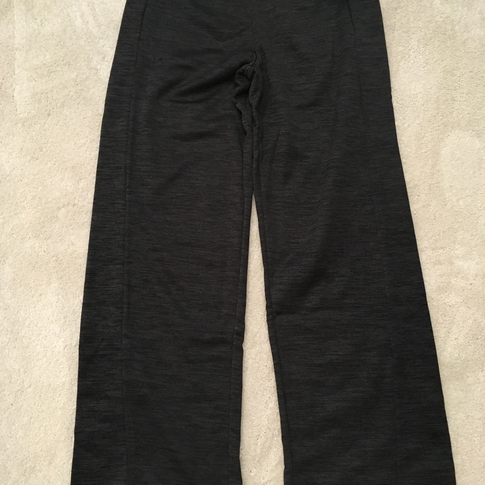 Women’s Under Armour fleece workout pants
